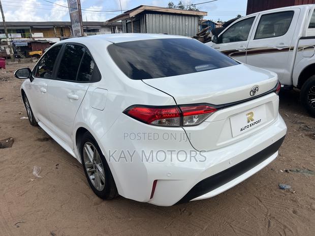 Toyota Corolla SE 2022 White
