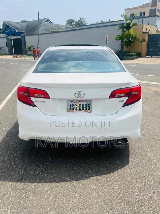 Toyota Camry SE 4dr Sedan (2.5L 4cyl 6A) 2014 White