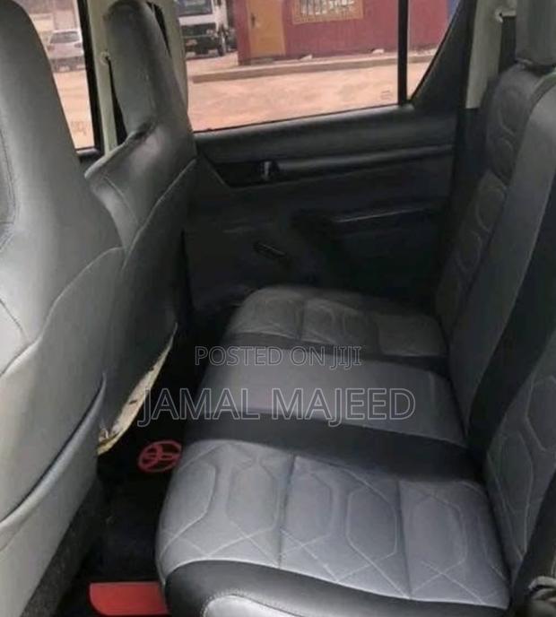 Toyota Hilux Revo Double Cab Deisel 2.4 AWD 2018 Gray