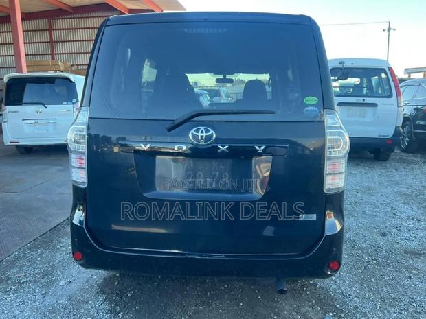 Toyota Voxy 2012 Purple