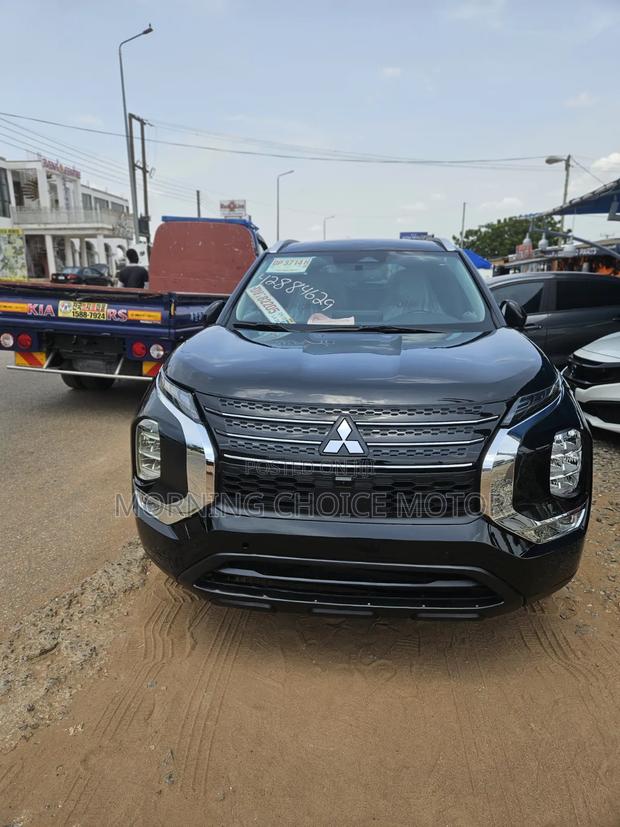 Mitsubishi Outlander 2023 Black