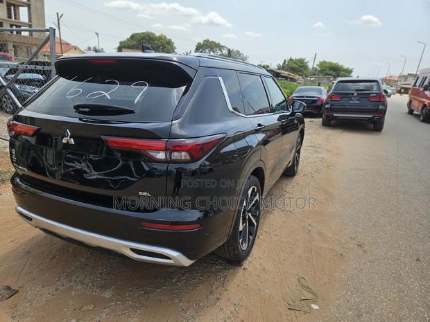 Mitsubishi Outlander 2023 Black