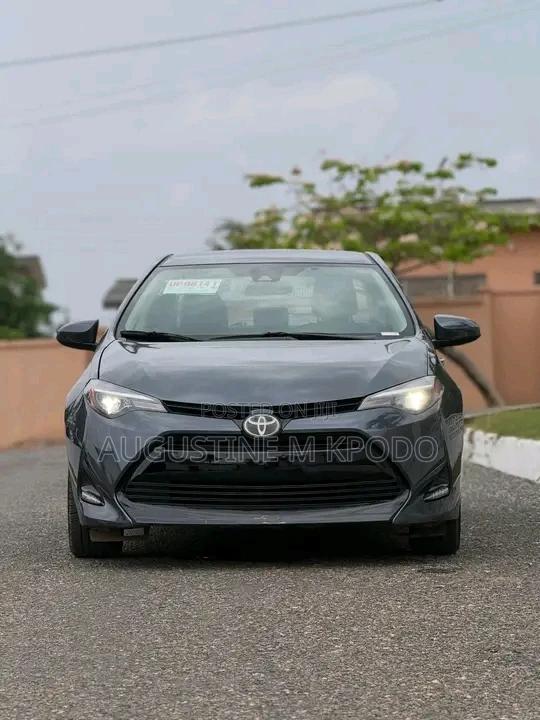 Toyota Corolla 2017 Gray