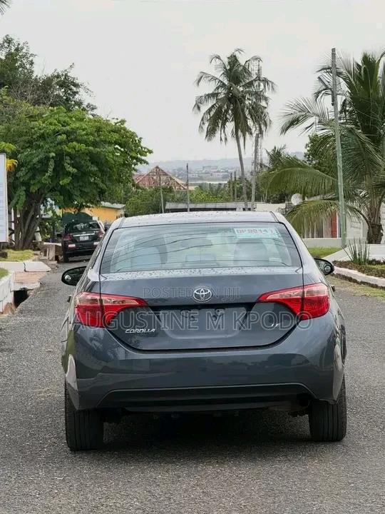 Toyota Corolla 2017 Gray