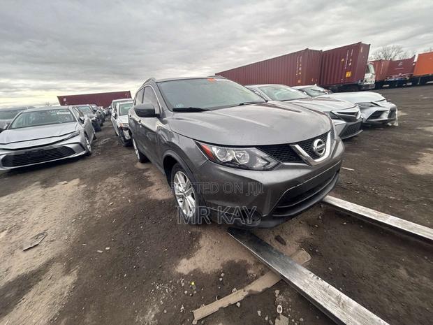 Nissan Rogue SV AWD 2017 Gray