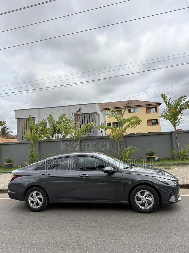 Hyundai Elantra SE 2023 Gray