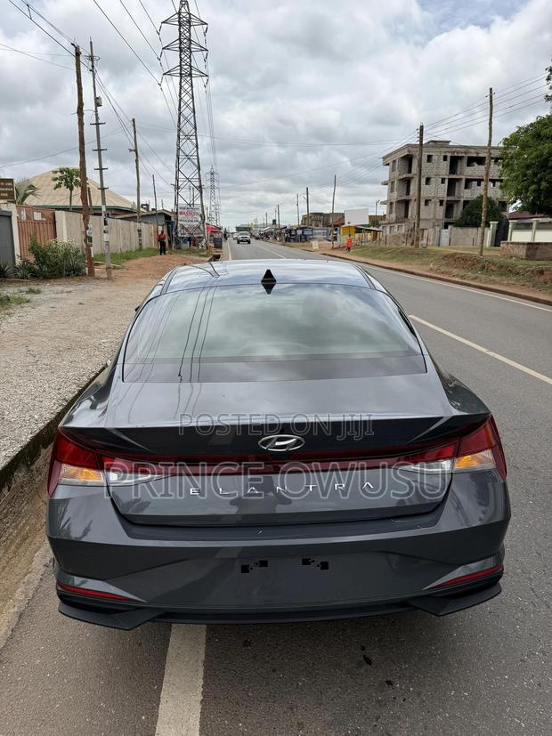 Hyundai Elantra SE 2023 Gray