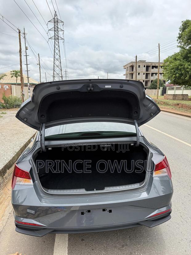 Hyundai Elantra SE 2023 Gray