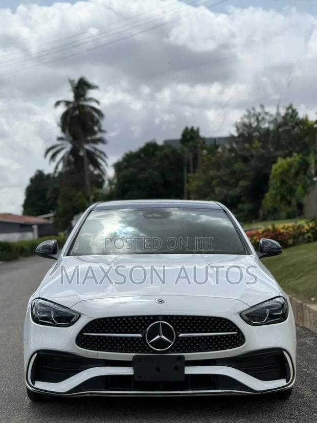 Mercedes-Benz C300 2023 White