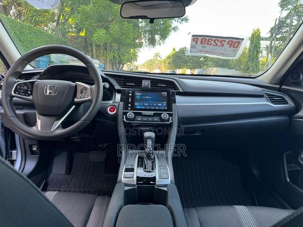 Honda Civic EX-L Sedan 2019 Silver