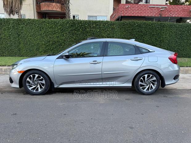 Honda Civic EX-L Sedan 2019 Silver