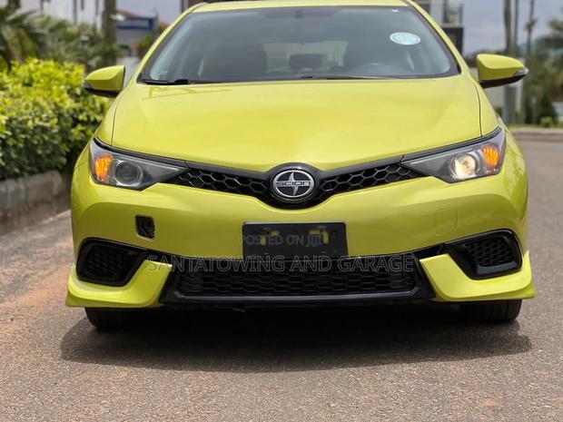 Scion iM Base 2016 Yellow