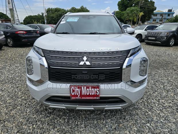 Mitsubishi Outlander SEL 2022 White