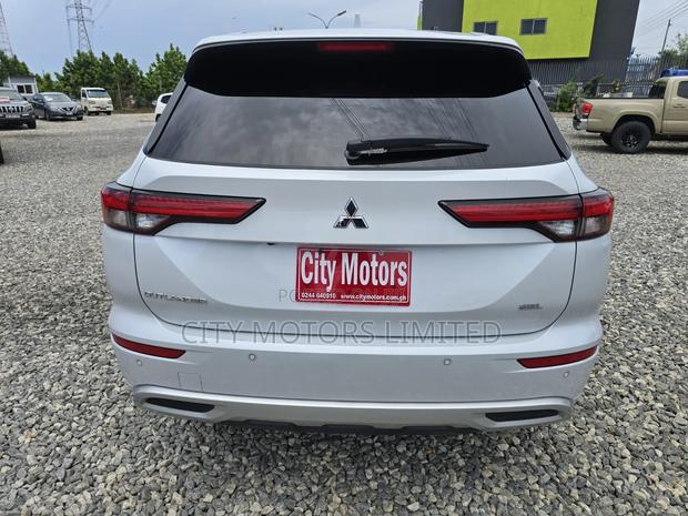 Mitsubishi Outlander SEL 2022 White