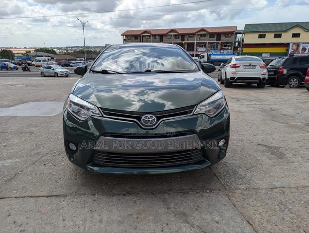 Toyota Corolla LE 4dr Sedan (1.8L 4cyl CVT) 2015 Green