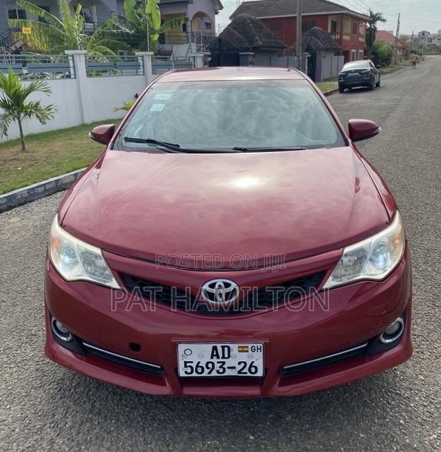 Toyota Camry 2014 Red