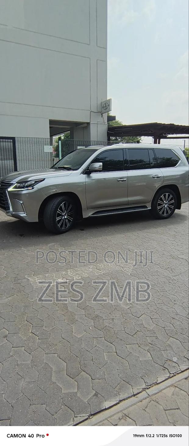 Lexus LX 570 AWD 2020 Gold