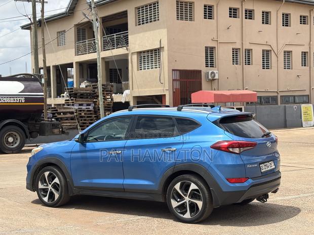 Hyundai Tucson 2015 Blue
