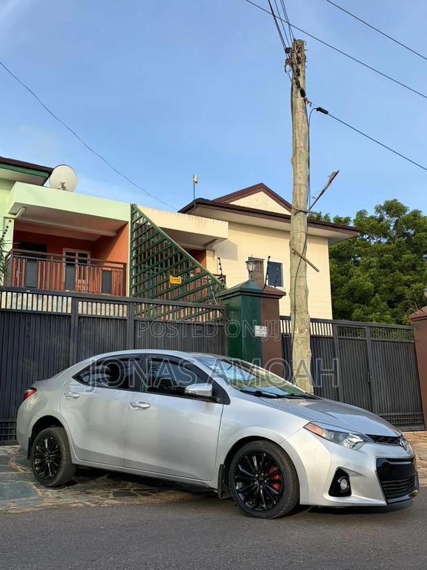 Toyota Corolla S Plus 4dr Sedan (1.8L 4cyl CVT) 2016 Silver