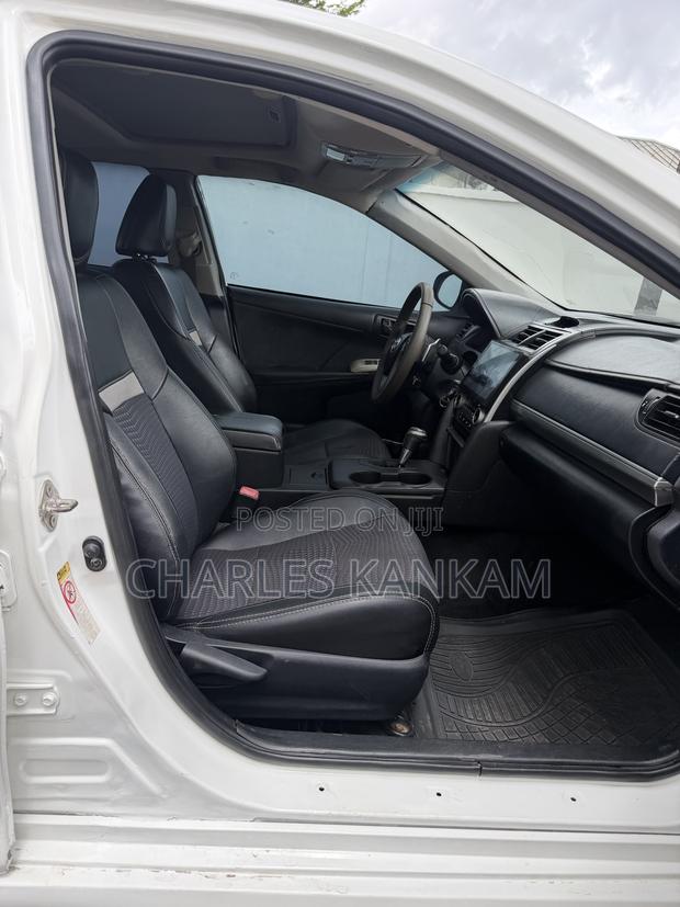 Toyota Camry SE 4dr Sedan (2.5L 4cyl 6A) 2014 White