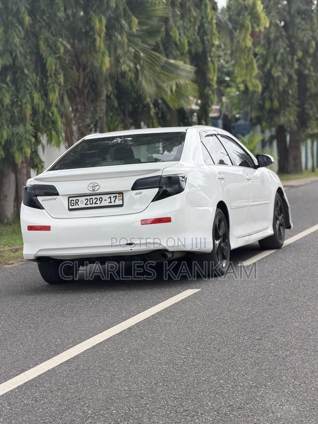 Toyota Camry SE 4dr Sedan (2.5L 4cyl 6A) 2014 White