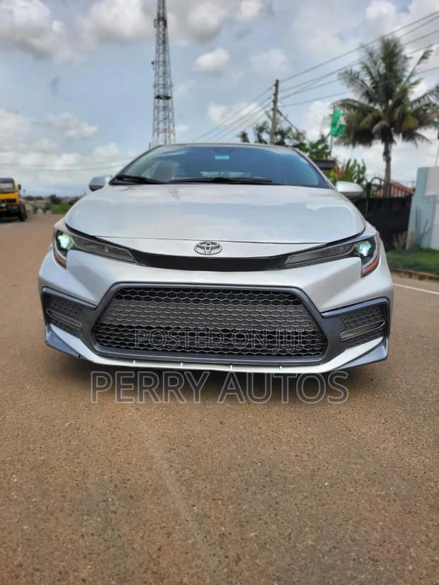 Toyota Corolla LE 2021 Silver