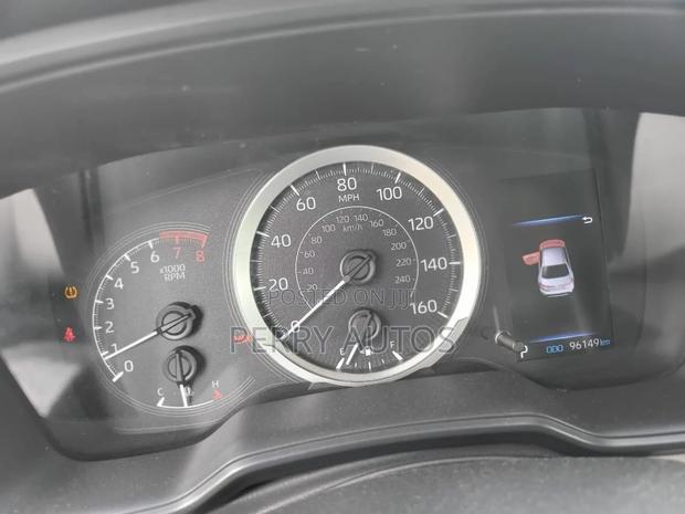 Toyota Corolla LE 2021 Silver