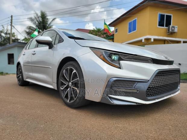 Toyota Corolla LE 2021 Silver