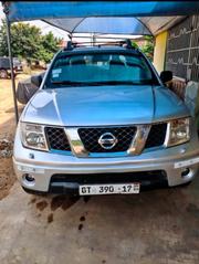 Nissan Navara 2.5 dCi 2010 Gray for sale