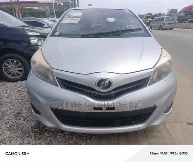 Toyota Vitz 1.5 FWD 5dr 2013 Silver