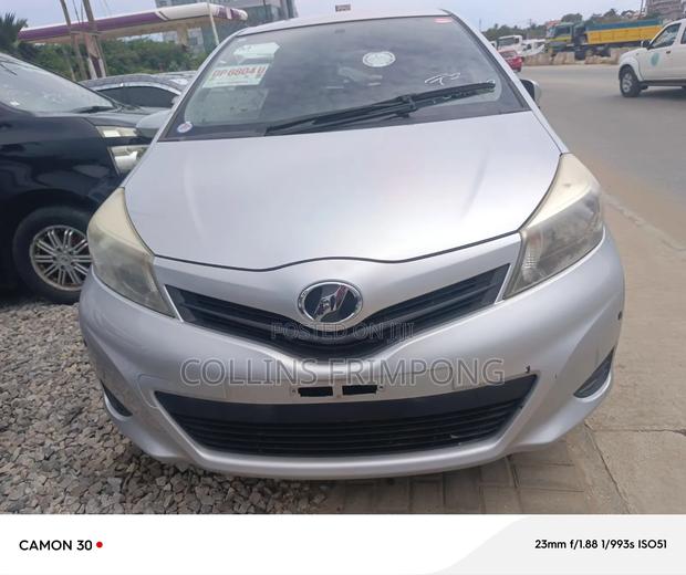 Toyota Vitz 1.5 FWD 5dr 2013 Silver