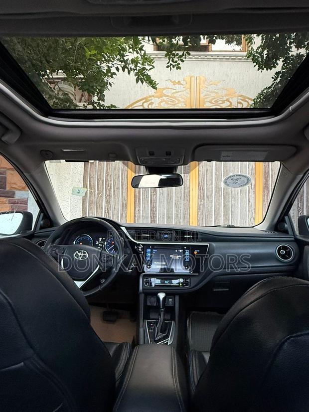 Toyota Corolla XSE (1.8L 4cyl 2A) 2019 Blue