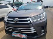 Toyota Highlander LE 2019 Brown for sale