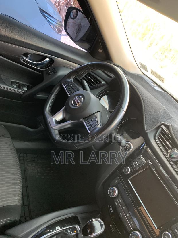 Nissan Rogue SV AWD 2018 White