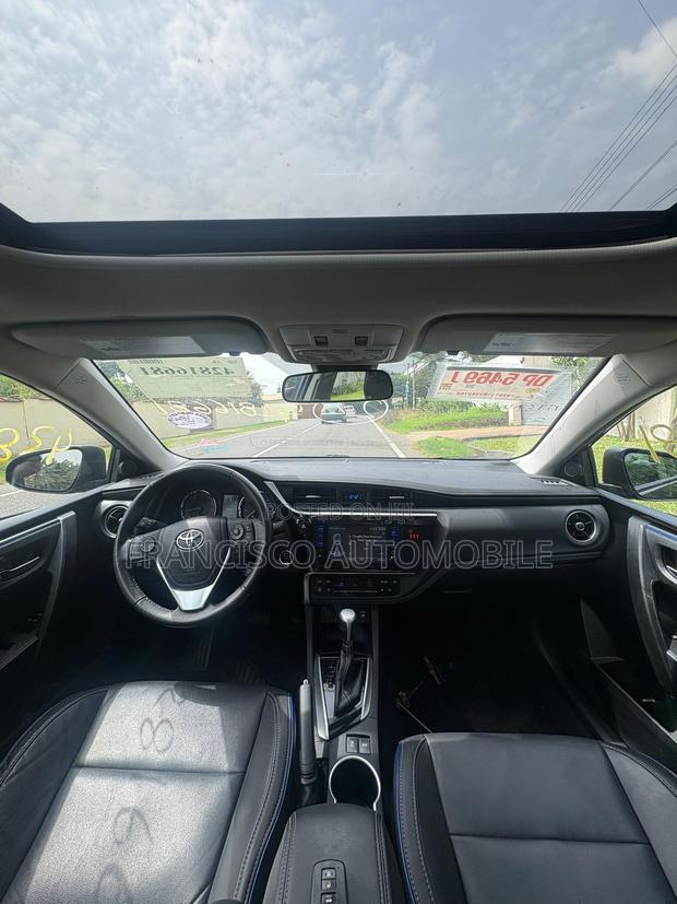 Toyota Corolla XSE (1.8L 4cyl 2A) 2019 Gray