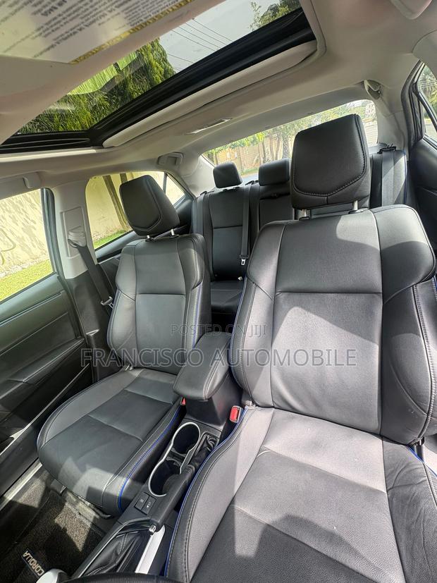 Toyota Corolla XSE (1.8L 4cyl 2A) 2019 Gray