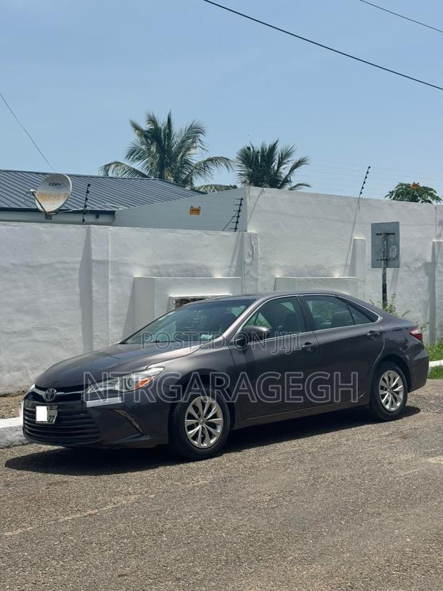 Toyota Camry LE 4dr Sedan (2.5L 4cyl 6A) 2015 Gray