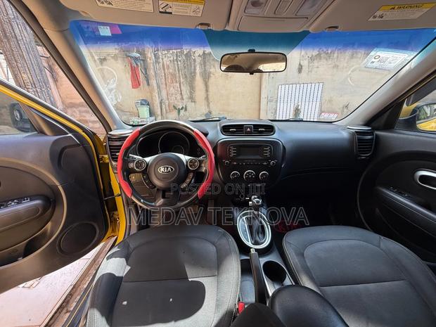 Kia Soul + 4dr Wagon (2.0L 4cyl 6A) 2014 Yellow