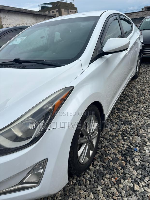 Hyundai Elantra 2016 White