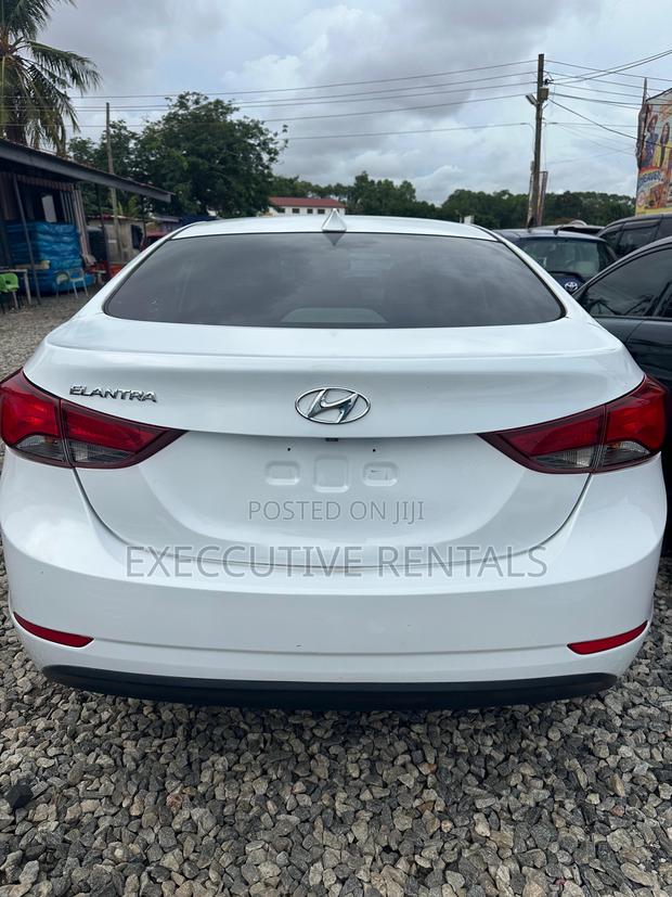Hyundai Elantra 2016 White