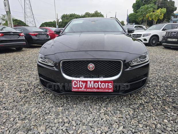 Jaguar XE 25t Premium RWD 2017 Black