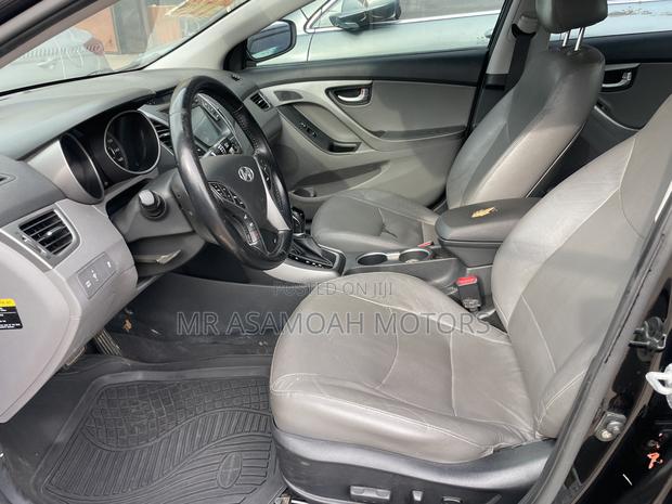 Hyundai Elantra Limited Sedan FWD (1.8L 4cyl 6A) 2016 Black