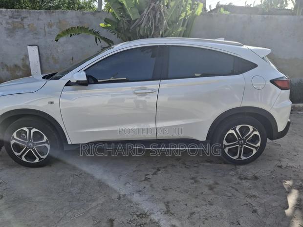 Honda Vezel 1.5 2WD 2019 White