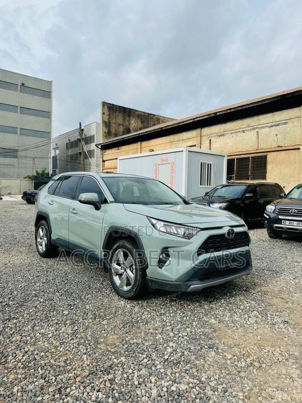 Toyota RAV4 2020 Green