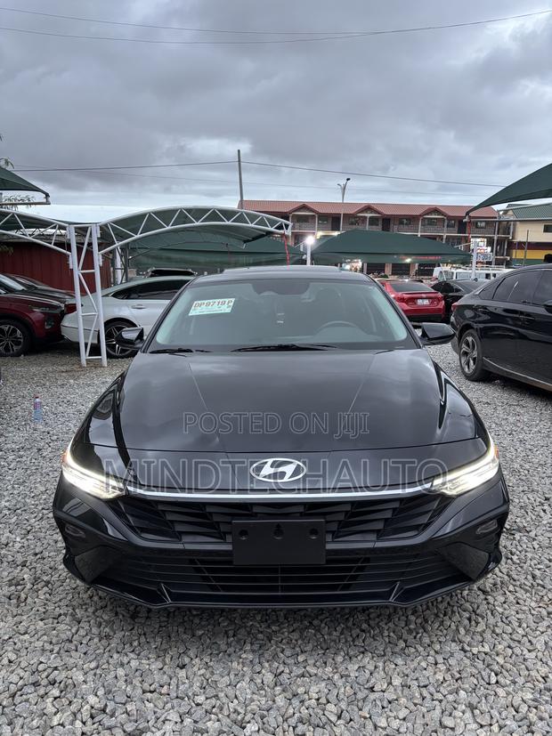 Hyundai Elantra Limited 2023 Black