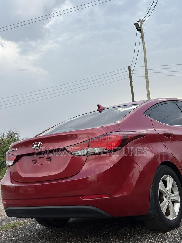 Hyundai Elantra Value Edition Sedan FWD (1.8L 4cyl 6A) 2016 Red