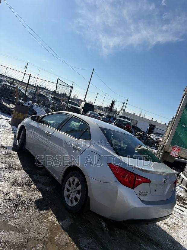 Toyota Corolla LE Eco (1.8L 4cyl 2A) 2019 Silver