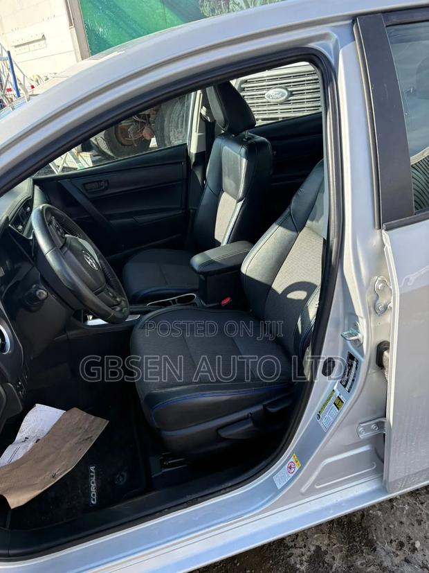 Toyota Corolla LE Eco (1.8L 4cyl 2A) 2019 Silver