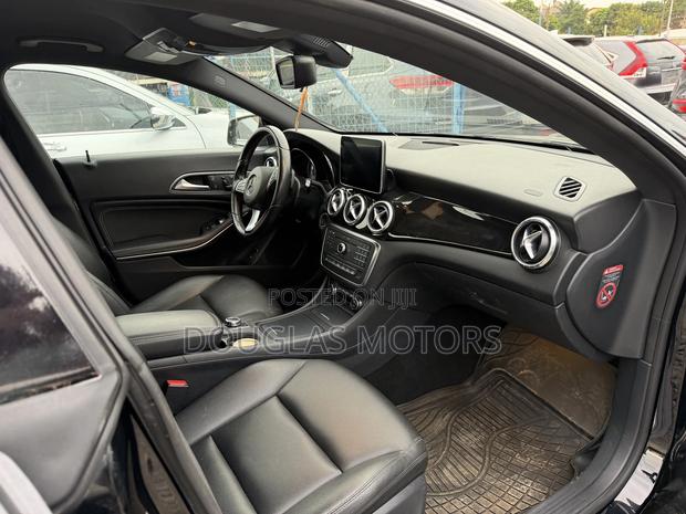 Mercedes-Benz GLA 250 2015 Black
