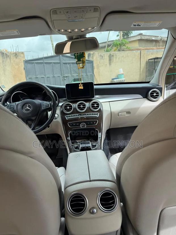 Mercedes-Benz C300 Base AWD 4Matic Sedan (2.0L 4cyl 7A) 2015 White